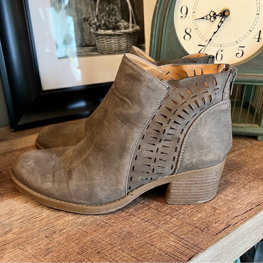 Qupid Grey suede booties size 6